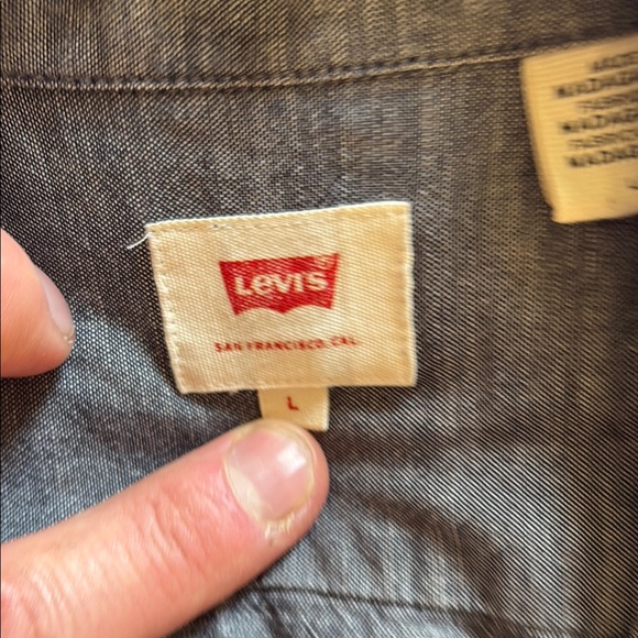 Levi's Men's Grey Short Sleeve Shirt - Picture 2 of 2
